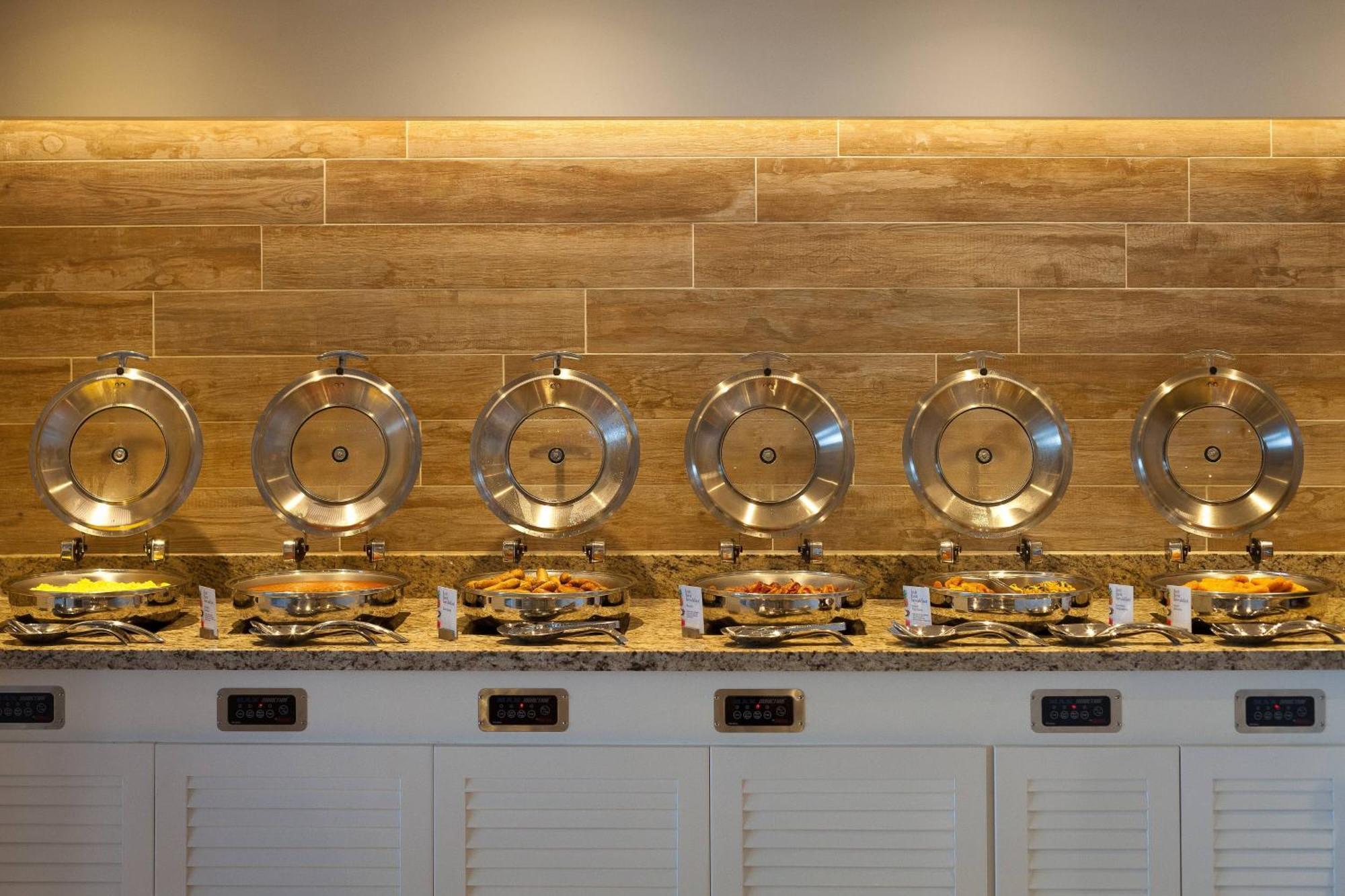 Waves Resort & Spa, Barbados, An Autograph Collection All-Inclusive Resort سانت جيمس المظهر الخارجي الصورة