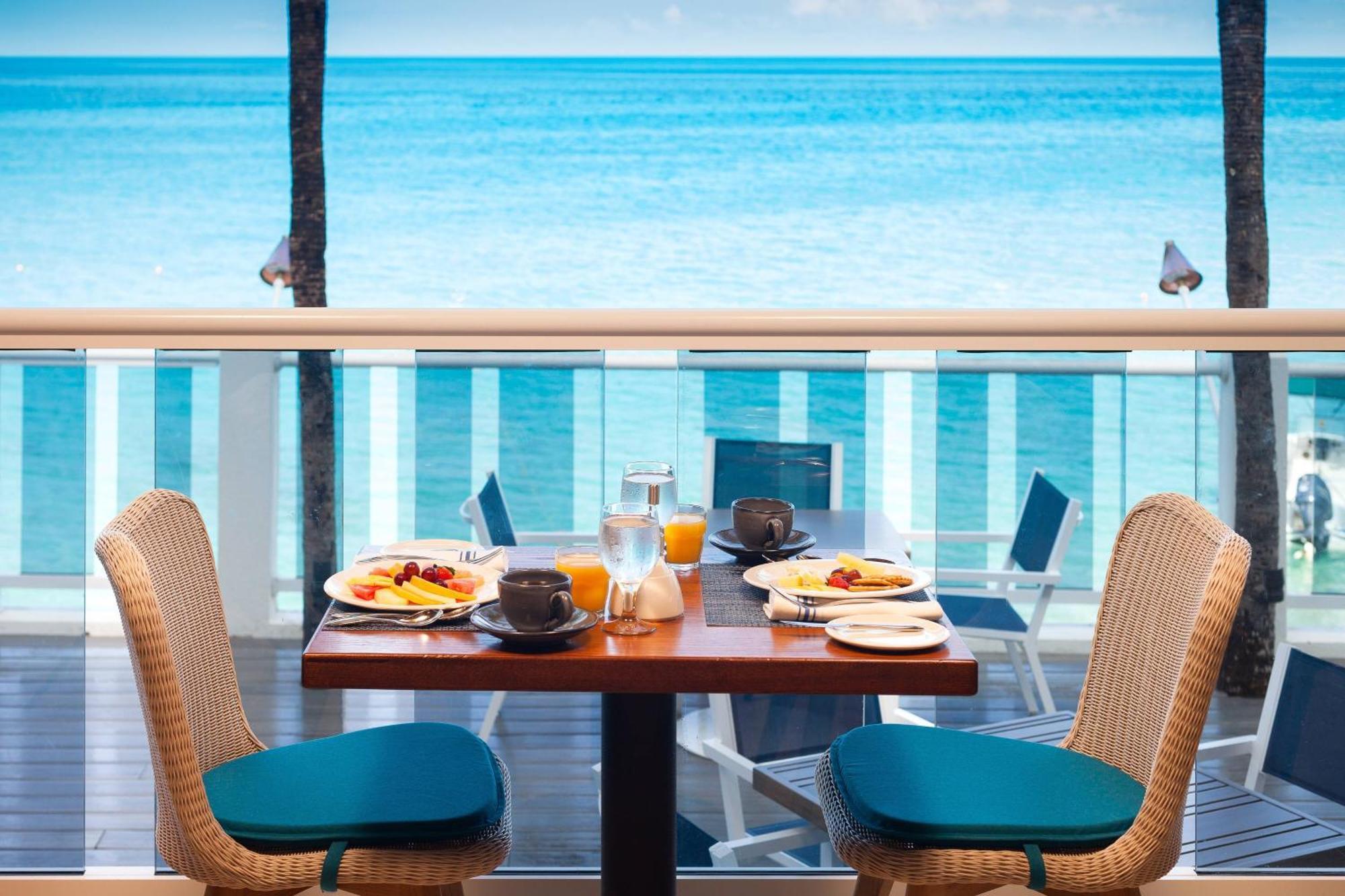 Waves Resort & Spa, Barbados, An Autograph Collection All-Inclusive Resort سانت جيمس المظهر الخارجي الصورة