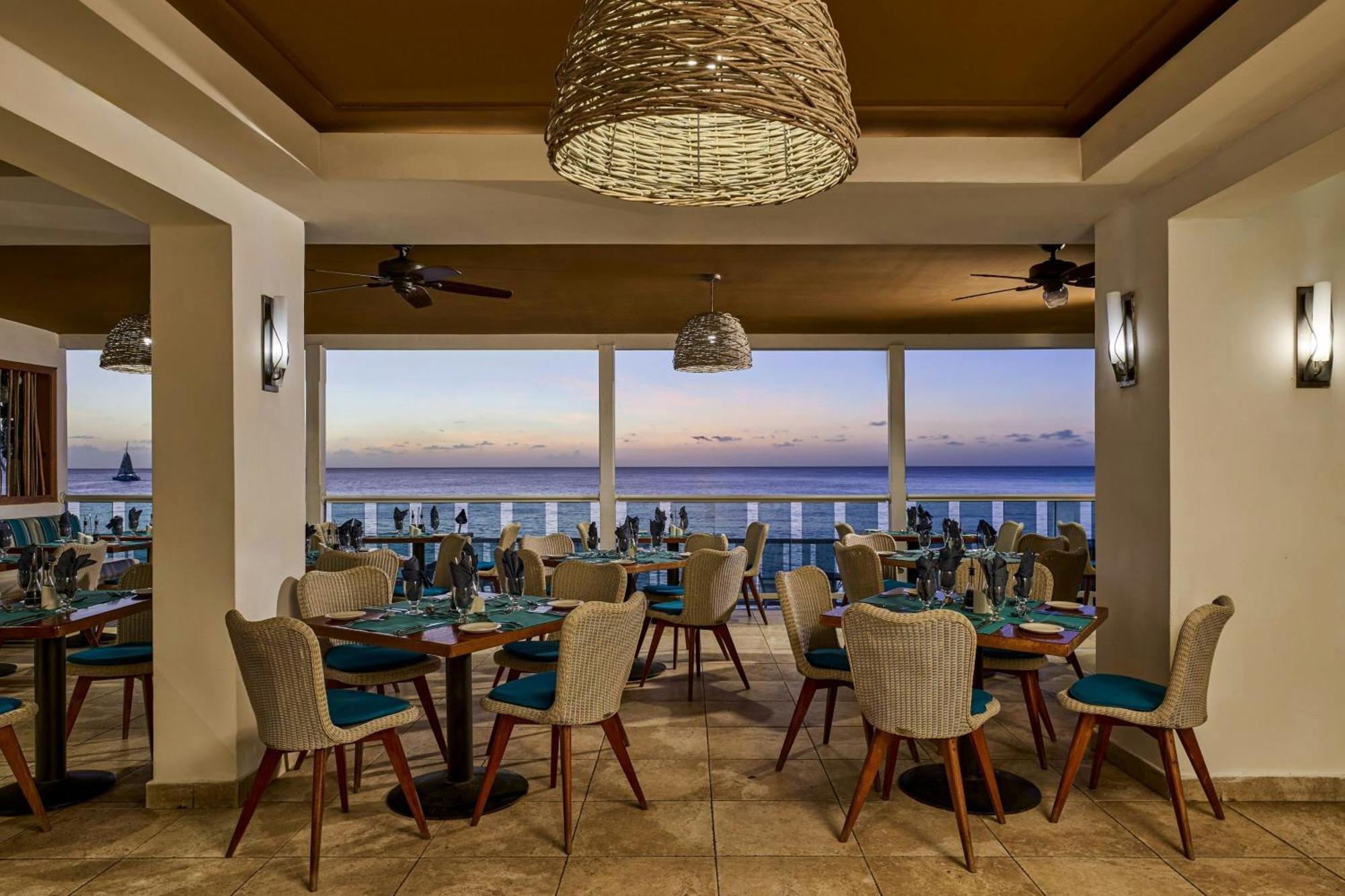 Waves Resort & Spa, Barbados, An Autograph Collection All-Inclusive Resort سانت جيمس المظهر الخارجي الصورة