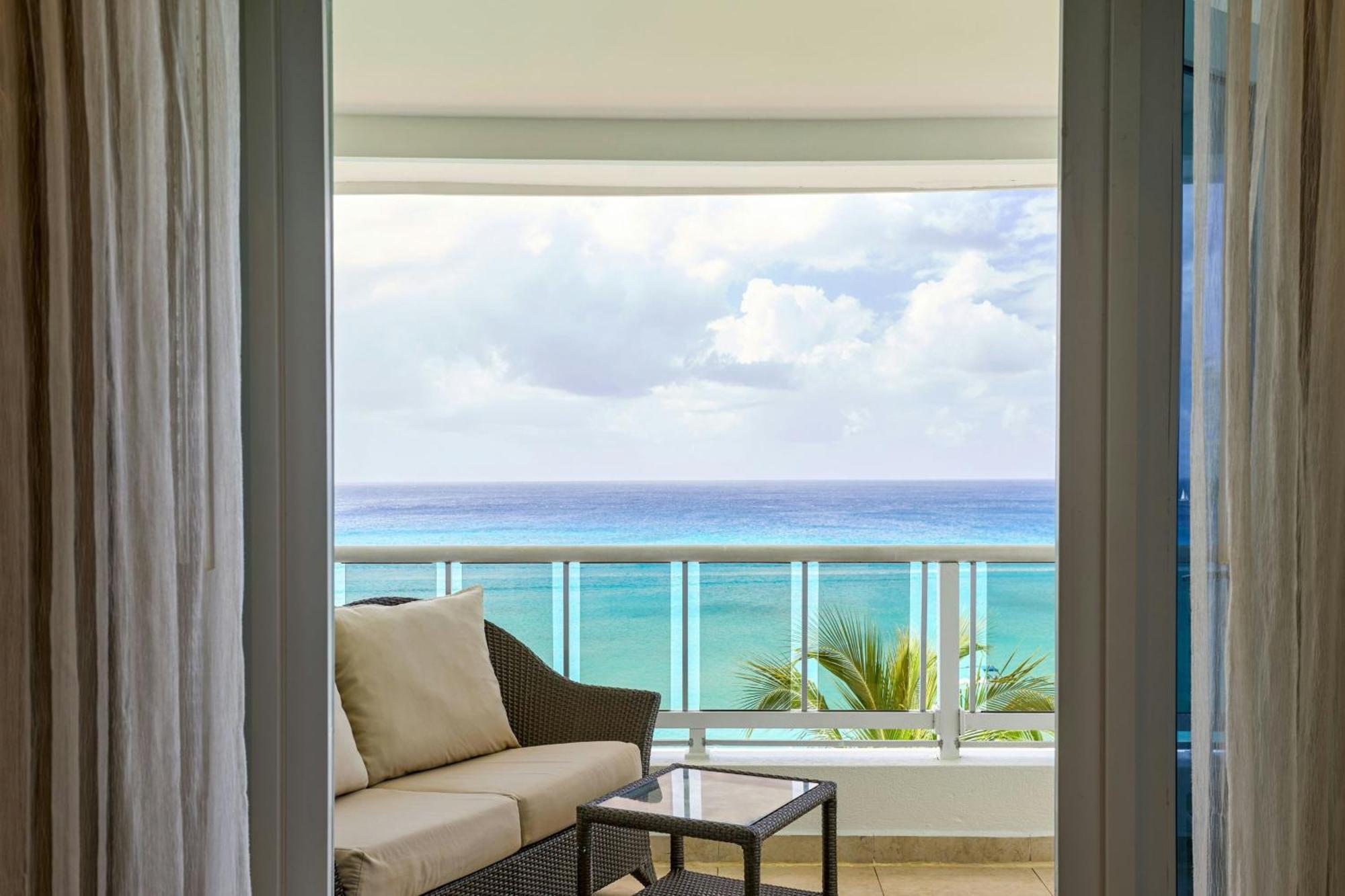 Waves Resort & Spa, Barbados, An Autograph Collection All-Inclusive Resort سانت جيمس المظهر الخارجي الصورة