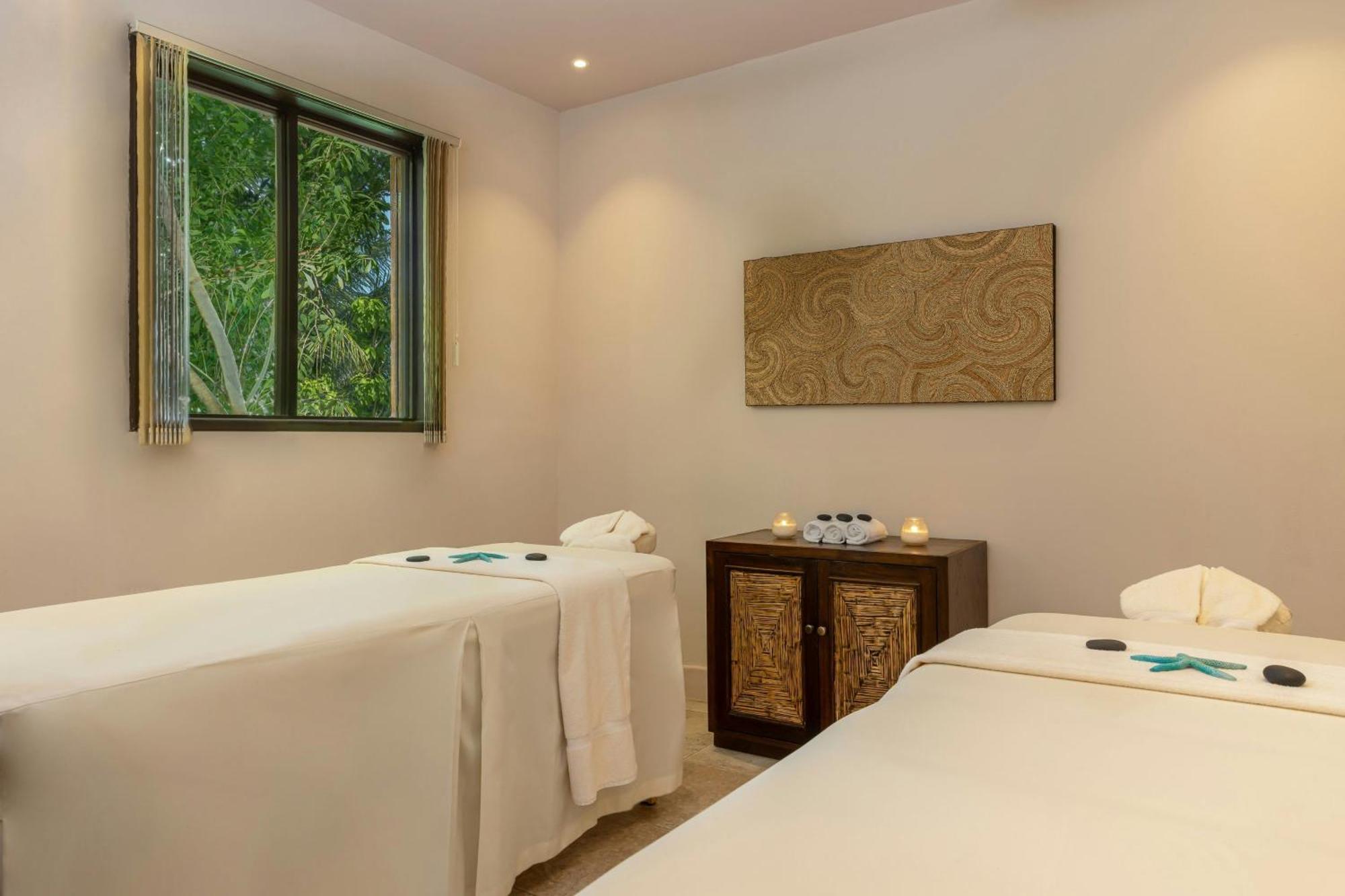 Waves Resort & Spa, Barbados, An Autograph Collection All-Inclusive Resort سانت جيمس المظهر الخارجي الصورة